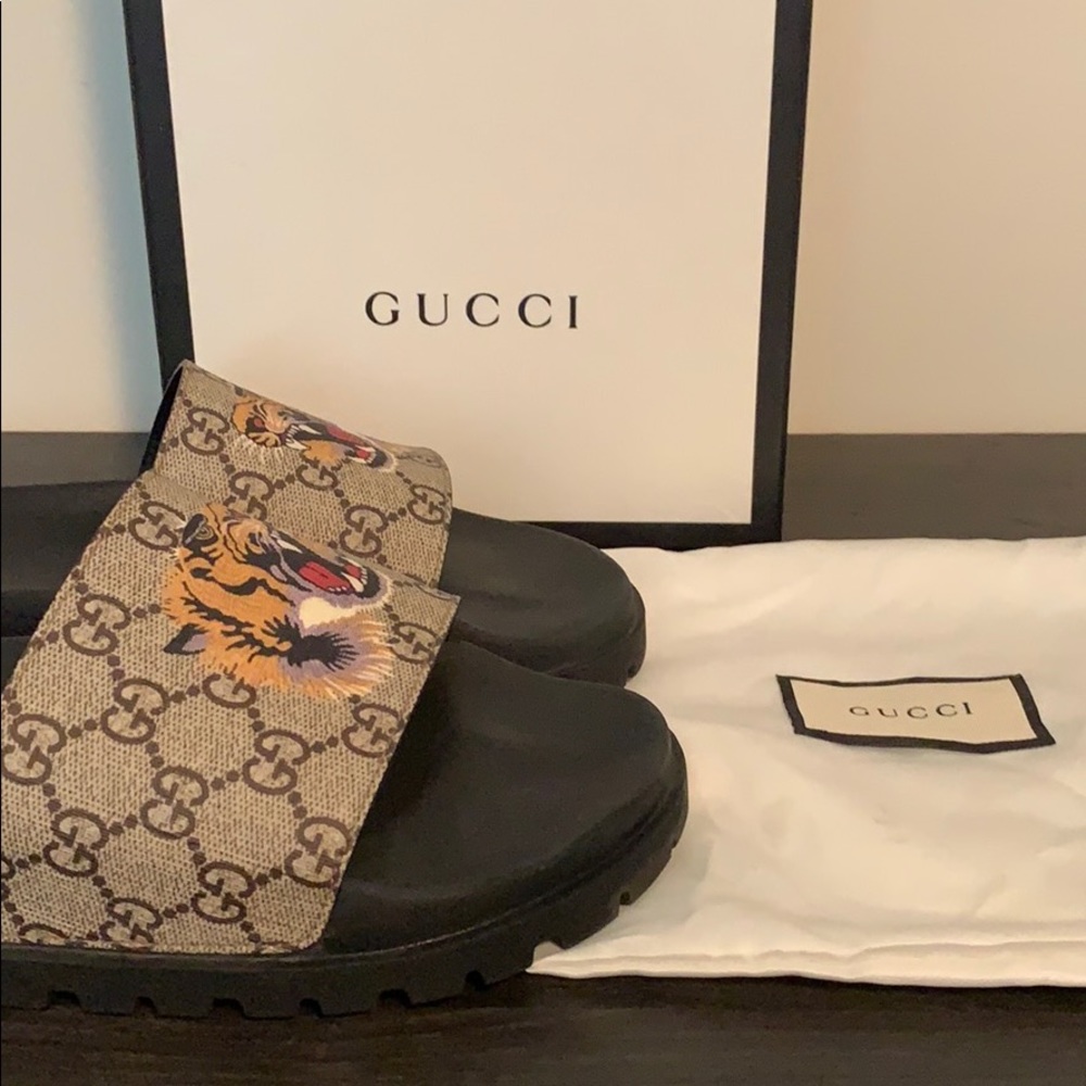Gucci Slides/Flip-Flops Tiger